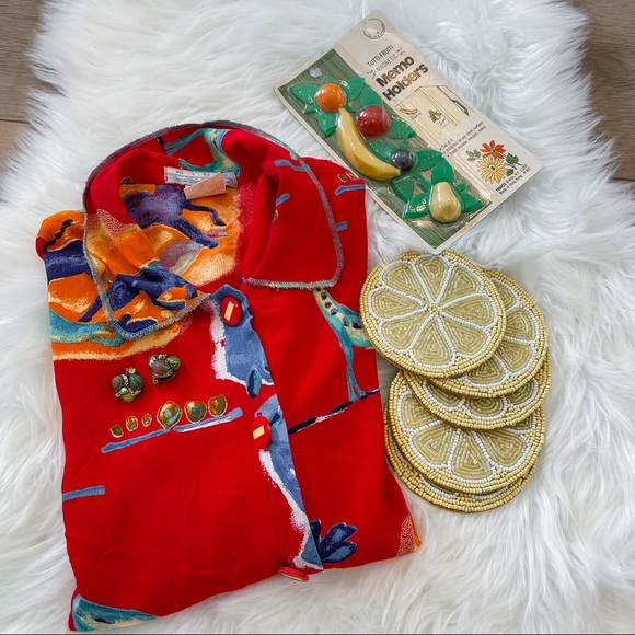 Secondhand Curated Gift Box / Personalized Mystery Box - Picture 4 of 7